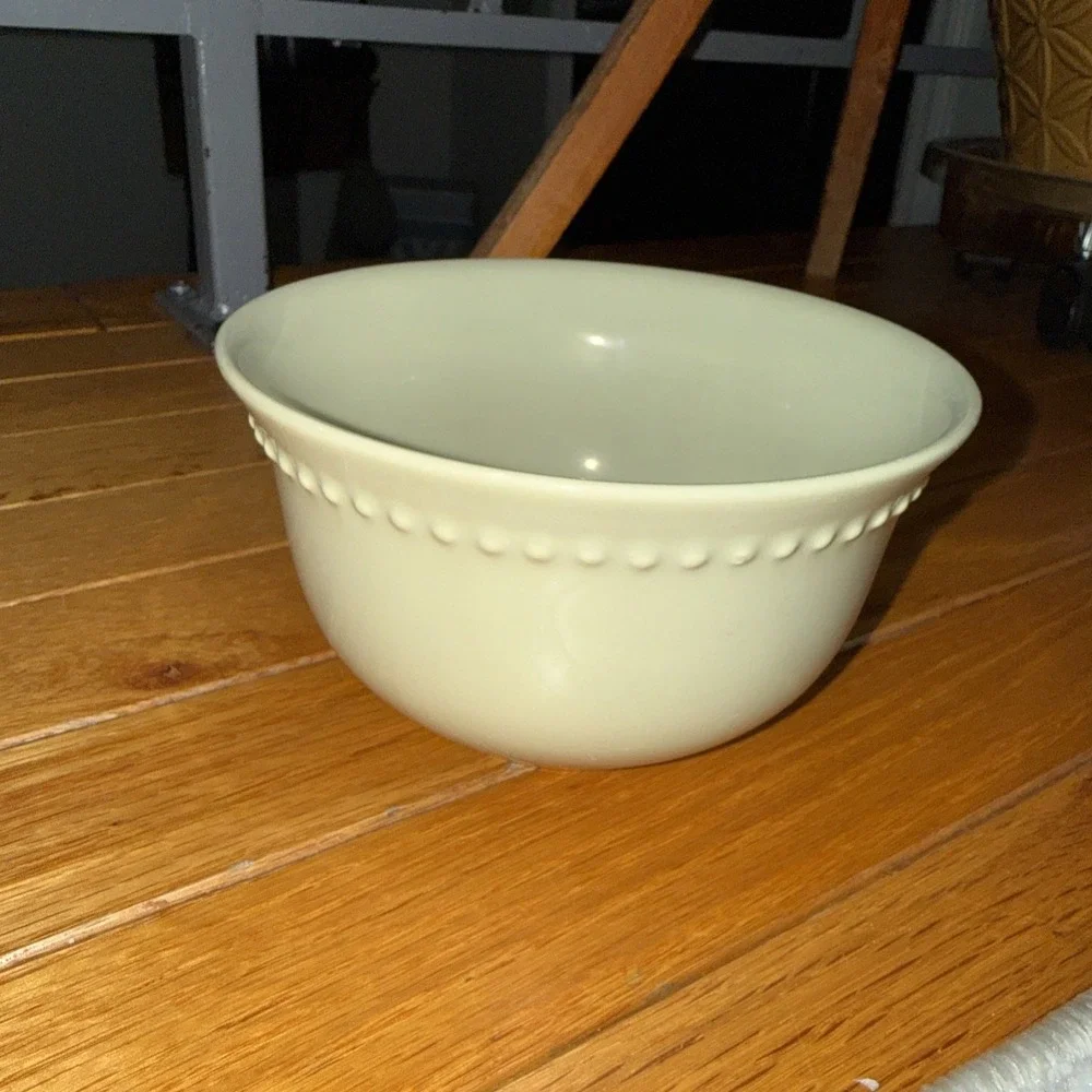 Pottery Barn EMMA Bowl Green Beaded Soup Cereal EXC
